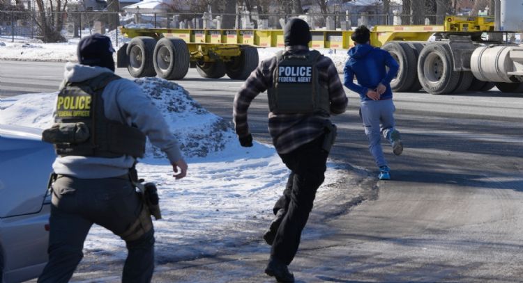 Trump advierte al alcalde de Minneapolis de que "juega con fuego" tras rechazar ley antiinmigración