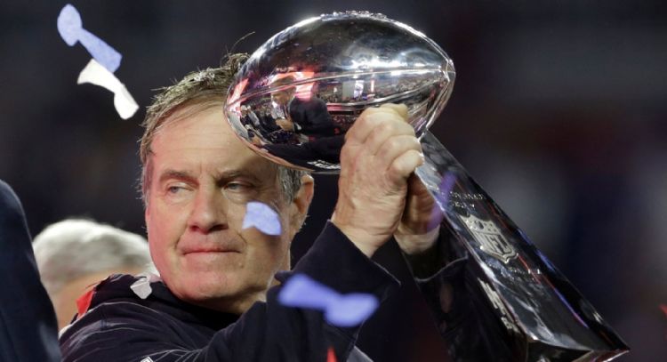 La exclusión de Bill Belichick del Salón de la Fama genera críticas de votantes y aficionados