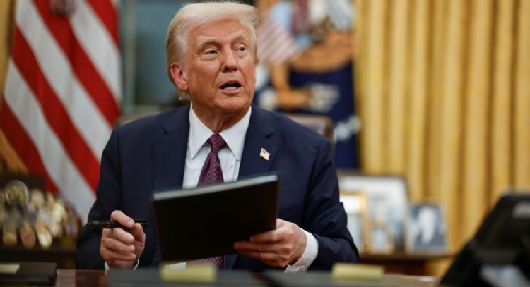 Nueva Derecha sugiere aplicar en México la misma política de Trump contra el aborto