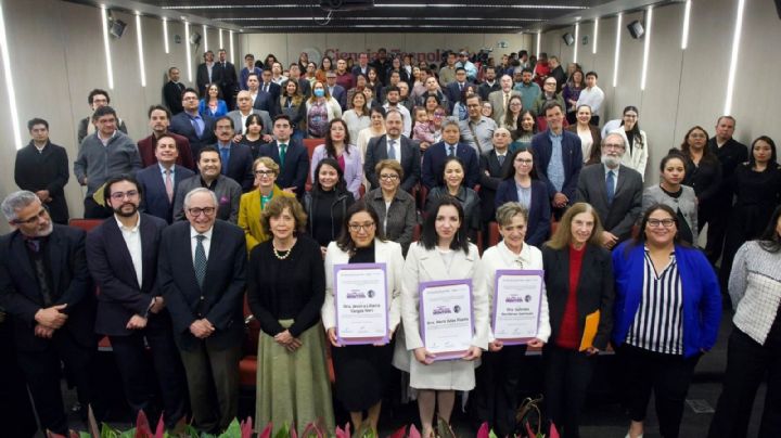 Otorgan a científicas el Premio Matilde Montoya