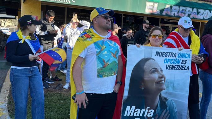 Venezolanos en Florida celebran caída de Maduro en operación militar de EU