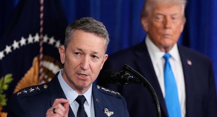 Un helicóptero de EU que participó en la captura de Maduro fue alcanzado por fuego venezolano