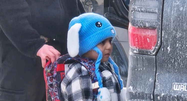 Ordenan que Liam Conejo Ramos, de 5 años, y su padre sean liberados del centro de detención de ICE