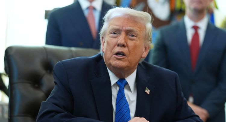 Trump negocia con los demócratas para evitar un cierre del gobierno