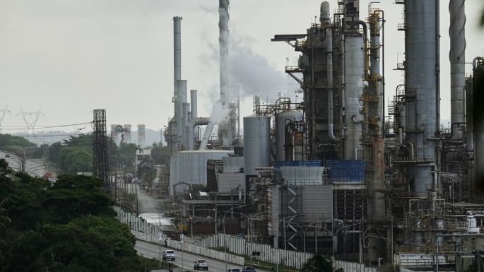 Plan de Trump para apoderarse de la industria petrolera venezolana enfrenta grandes obstáculos