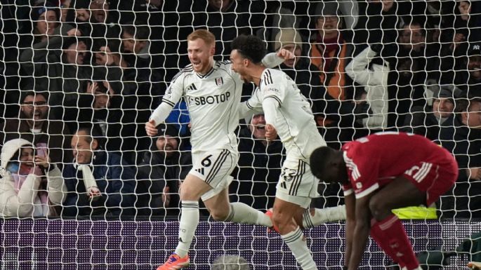 Fulham rescata agónico empate 2-2 ante Liverpool a un minuto del final del partido (Video)