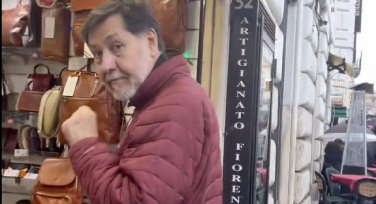 Descubren a Noroña frente a tienda de lujo en Roma; así reaccionó el senador morenista (Video)