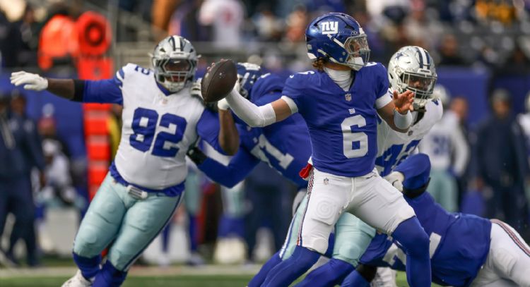 La defensiva de Cowboys encabezada por Matt Eberflus cierra la temporada con mala nota ante Giants