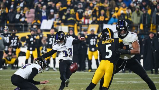Rodgers y Steelers ganan la AFC Norte al vencer 26-24 a Ravens tras falla de Loop