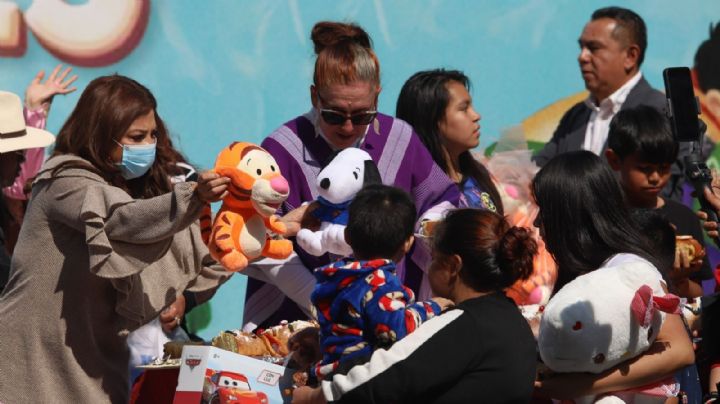 Brugada reparte Mega Rosca de 400 metros y 15 mil juguetes por Día de Reyes