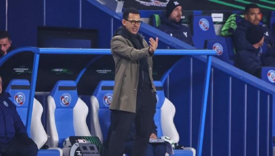 Liam Rosenior asume como nuevo director técnico del Chelsea con contrato de seis años