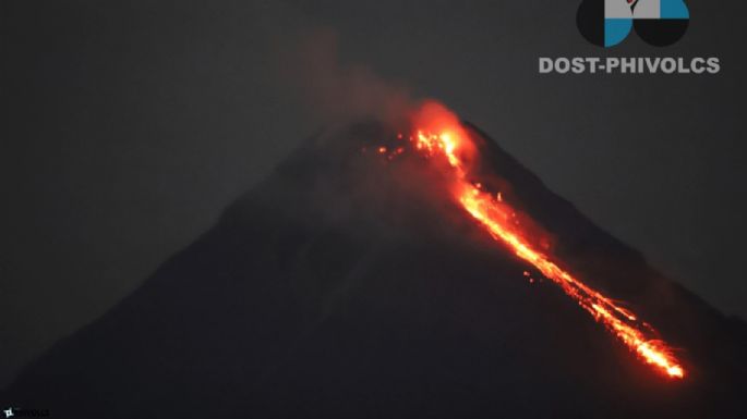 Filipinas evacúa a 3 mil habitantes tras erupción explosiva mayor del Volcán Mayon
