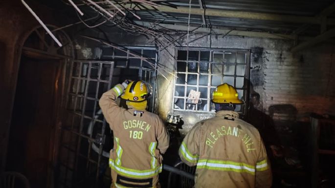 Familia completa fallece por inhalar monóxido de carbono al incendiarse su casa en Chilpancingo