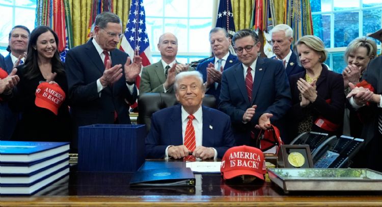 El optimismo de los estadunidenses sobre su futuro cae a mínimos, revela sondeo