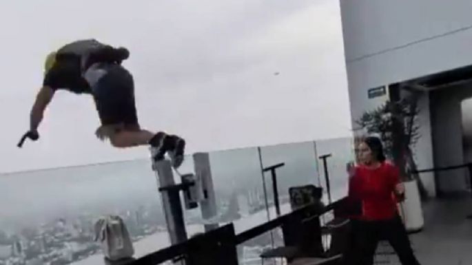 Realizan salto clandestino desde terraza del Hotel Riu en Guadalajara; Ayuntamiento clausura el bar