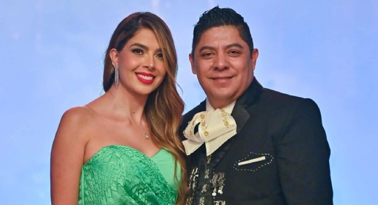 Manuel Velasco destapa a Ruth González, esposa del gobernador, como candidata en San Luis Potosí