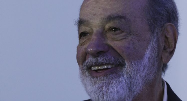 Pemex regulariza adeudos millonarios con Slim mientras proveedores siguen sin cobrar