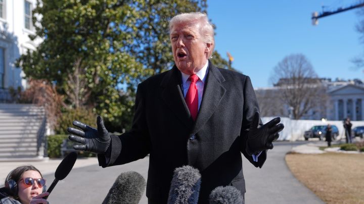 Trump indulta a cinco exjugadores de la NFL por delitos que van desde perjurio hasta narcotráfico