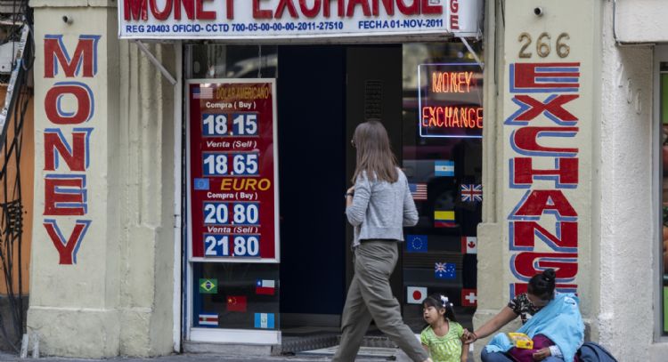 Peso gana ante datos de inflación en los Estados Unidos