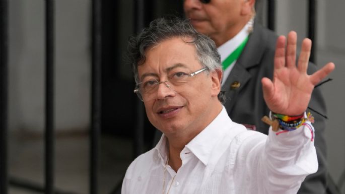Petro pide un pacto en Colombia para definir salario vital y llama a movilizaciones
