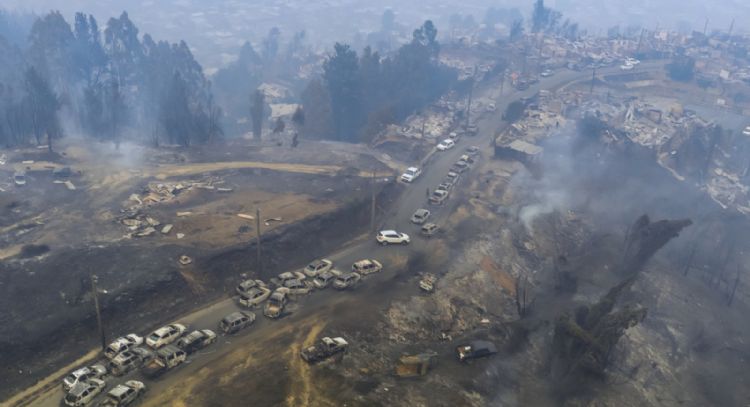 Incendios forestales consumen más de mil hectáreas en Chile y provocan evacuaciones