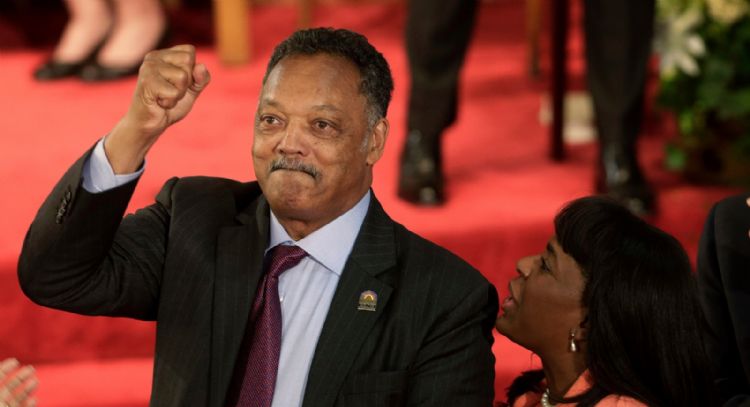 El reverendo Jesse Jackson, quien lideró el Movimiento por los Derechos Civiles, muere a los 84 años