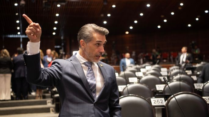 Llueven críticas a Sergio Mayer por dejar el Congreso para irse a La Casa de los Famosos