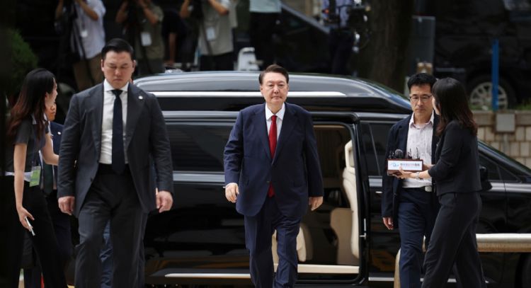 El expresidente surcoreano Yoon es sentenciado a cadena perpetua por imponer la ley marcial