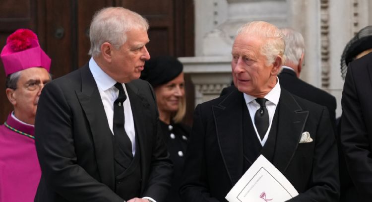 Detienen a Andrew Mountbatten-Windsor, hermano del rey Carlos, por vínculos con el pederasta Epstein