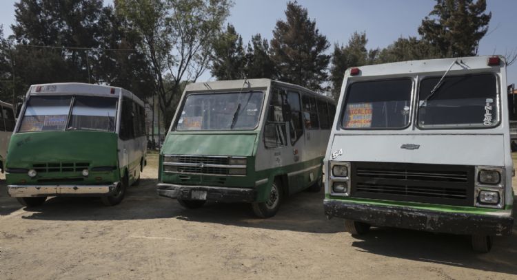 Brugada anuncia apoyos para eliminar los microbuses en mal estado