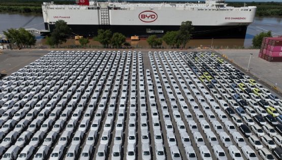 Inundada por productos chinos baratos, América Latina batalla para proteger sus industrias