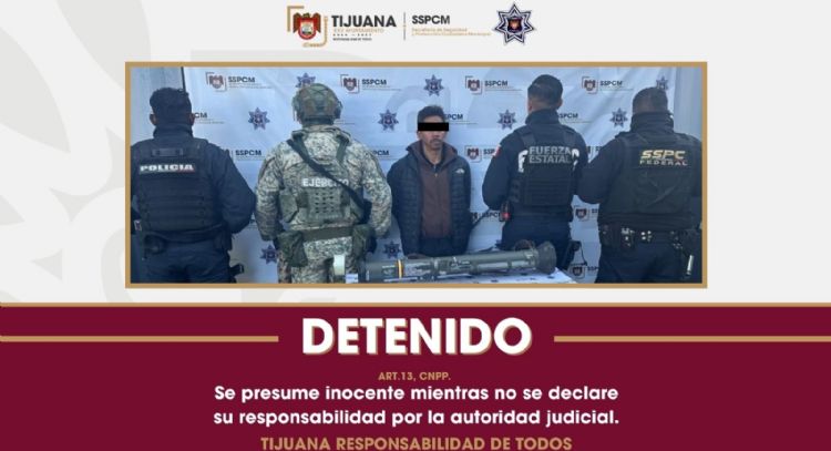 Arrestan a sujeto que caminaba con bazuca por calles de Tijuana