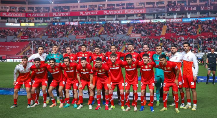 El bicampeón Toluca golea 3-0 a Necaxa y sigue invicto en la Liga MX