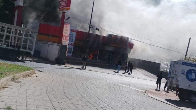 Narcoviolencia se extiende a Guanajuato: queman vehículos, farmacias y tiendas Oxxo (Video)