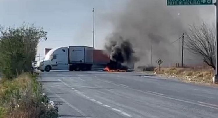 Amanece Reynosa con bloqueos y quema de vehículos (Video)