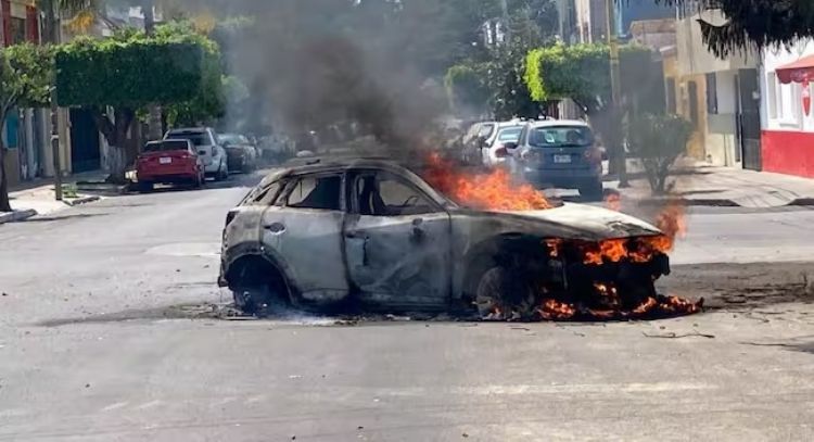 Bloqueos carreteros y quema de Bancos del Bienestar en municipios de Zacatecas