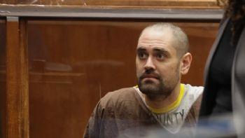 El hijo de Rob Reiner se declara inocente del asesinato de sus padres