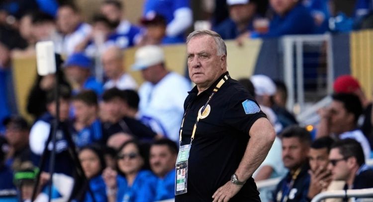 Dick Advocaat renuncia como técnico de Curazao por salud de su hija; no irá al Mundial