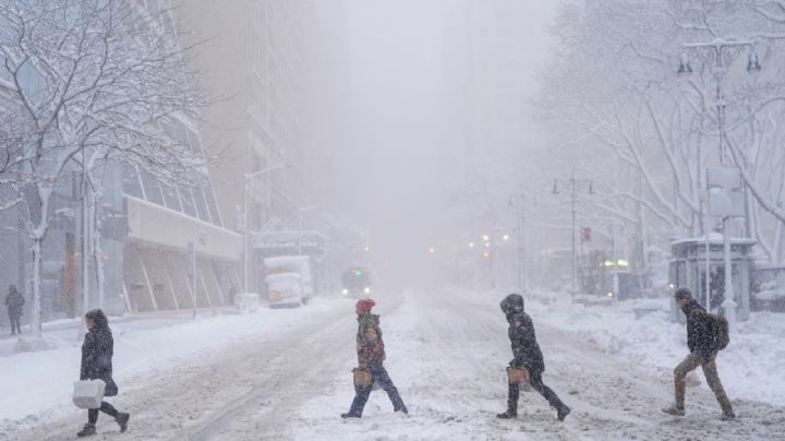 Tormenta, cierre gubernamental y violencia en México afectan vuelos en EU