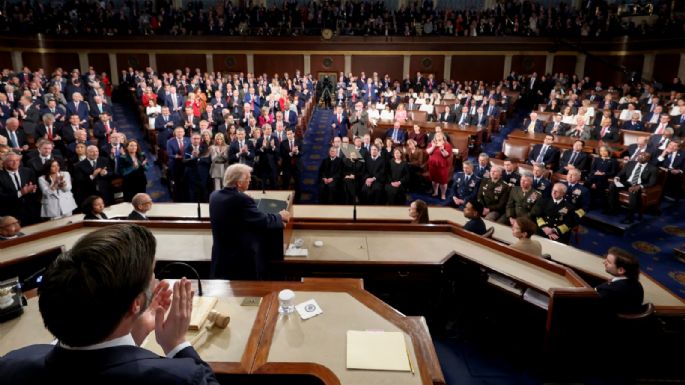 “Estamos ganando”, asegura Trump en el discurso del Estado de la Unión más largo de la historia