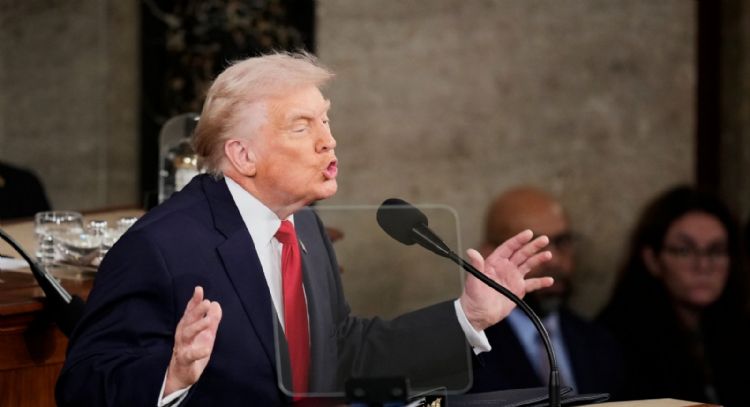 Trump hizo campaña en lugar de informe: analistas