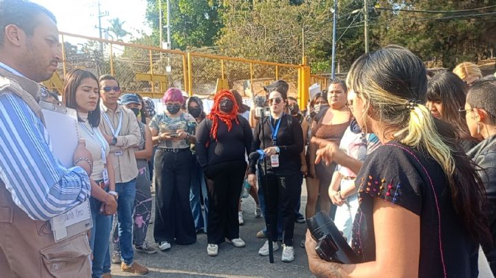 Alumnos toman la sede de la UAEM por desaparición de una estudiante (Video)