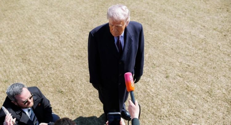 Trump plantea la posibilidad de una "toma amistosa de control de Cuba" tras conversar con La Habana