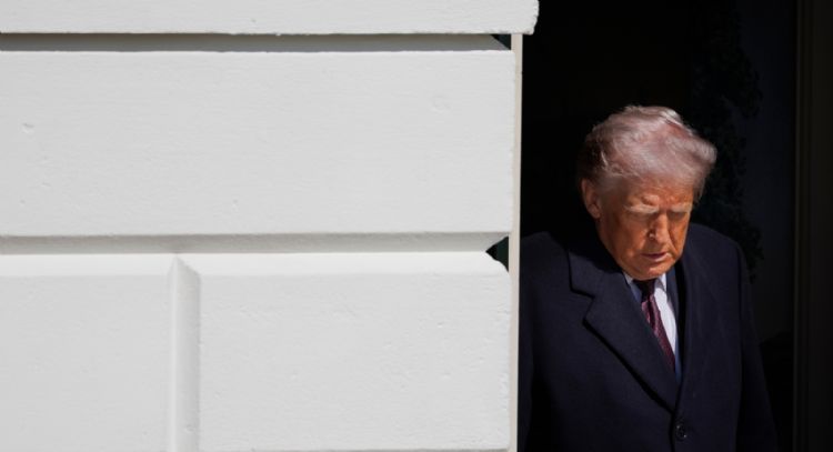 Trump dice que el ataque contra Irán busca la eliminación total de la Revolución Islámica