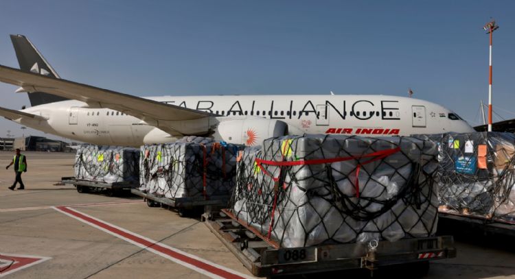 Ataque a Irán interrumpe los vuelos en Oriente Medio