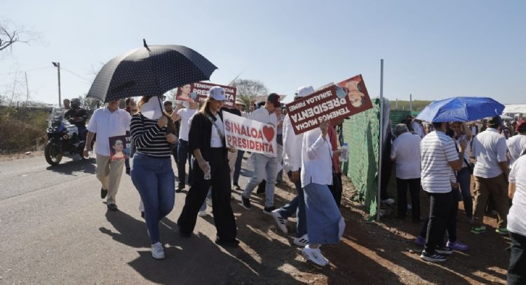 Gira presidencial en Culiacán sin protestas, pero con acarreos