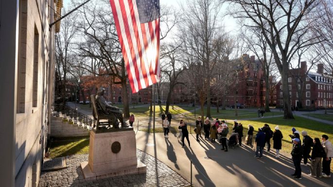 Trump exige mil millones de dólares a Harvard mientras el enfrentamiento se intensifica