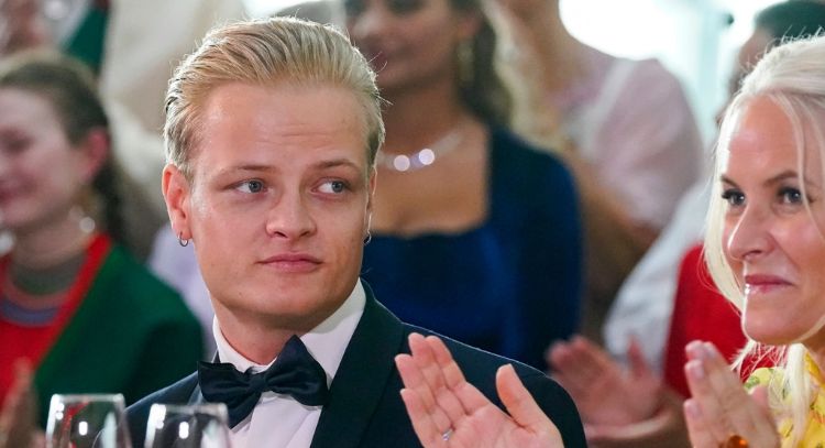 Hijo de la princesa heredera de Noruega es arrestado antes de su juicio por violación y otros cargos