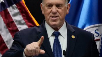 Zar fronterizo de Trump anuncia que 700 agentes de inmigración dejarán Minnesota de inmediato