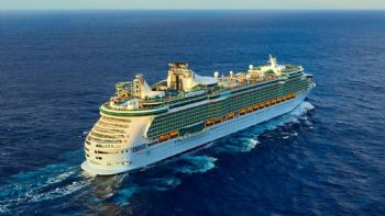 Autoridades en Quintana Roo aceleran permisos con vicios legales para Royal Caribbean